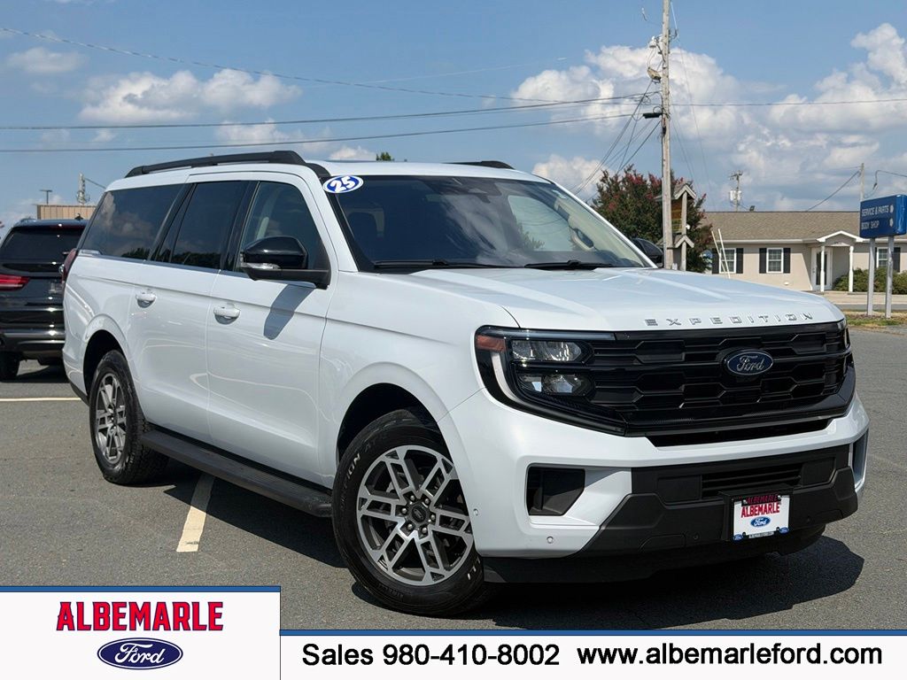 Silver Metallic 2025 Ford Expedition SUV / Crossover Four-Wheel Drive Automatic
