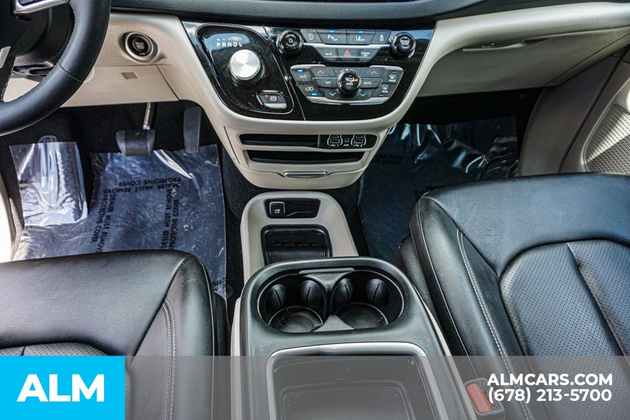 2024 Chrysler Pacifica Touring L photo 41