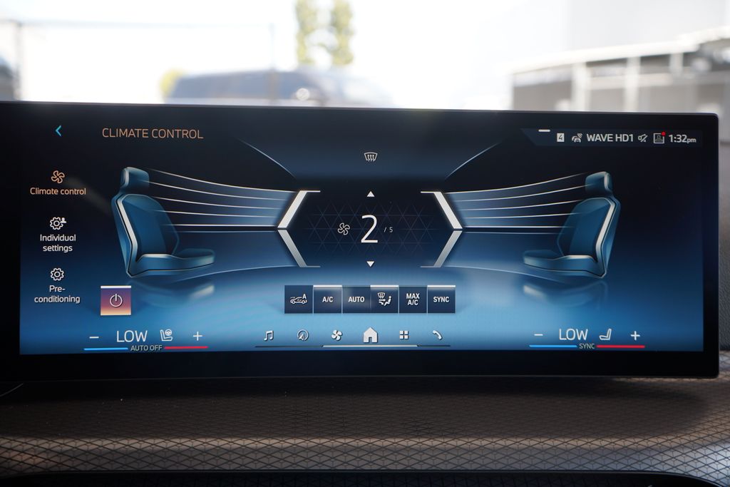 2025 BMW i4 xDrive40 18
