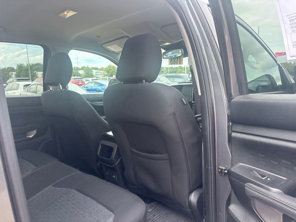 Used 2024 Gray Metallic Ford XLT image 30