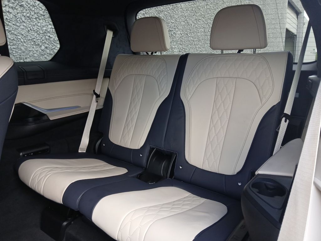 Used Car 2022 Bmw X7  Xdrive40i For Sale Under $50,000 In Austin, Texas