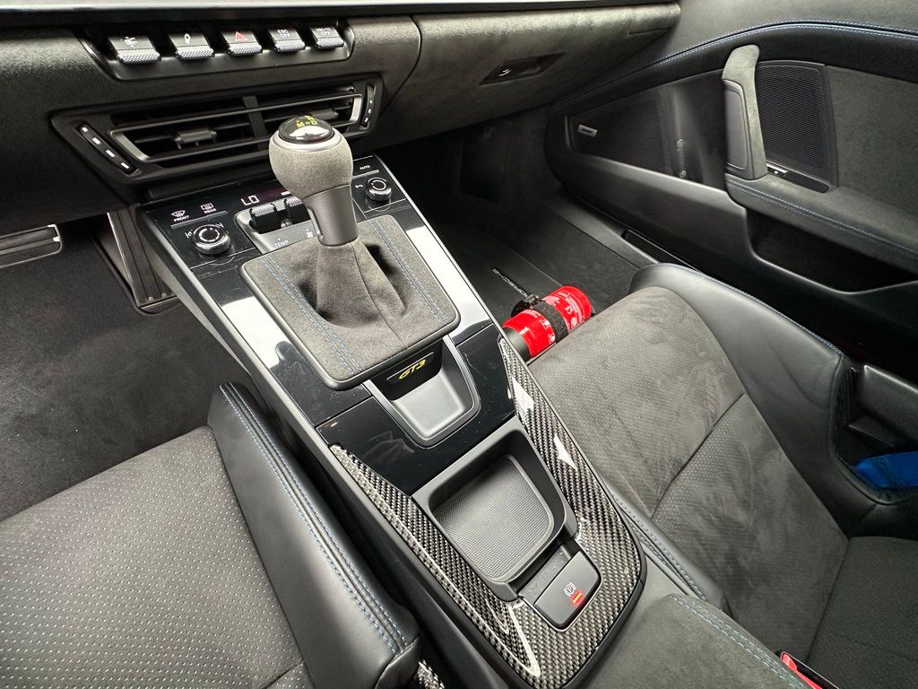 Thumbnail: 2022 Porsche 911 - 30