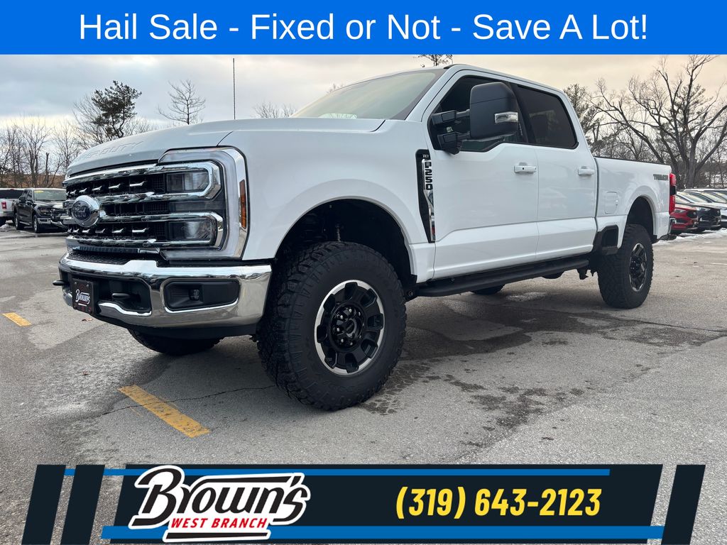 Oxford White 2026 Ford F-250 Super Duty XLT Crew Cab 4WD Pickup Truck Four-Wheel Drive Automatic