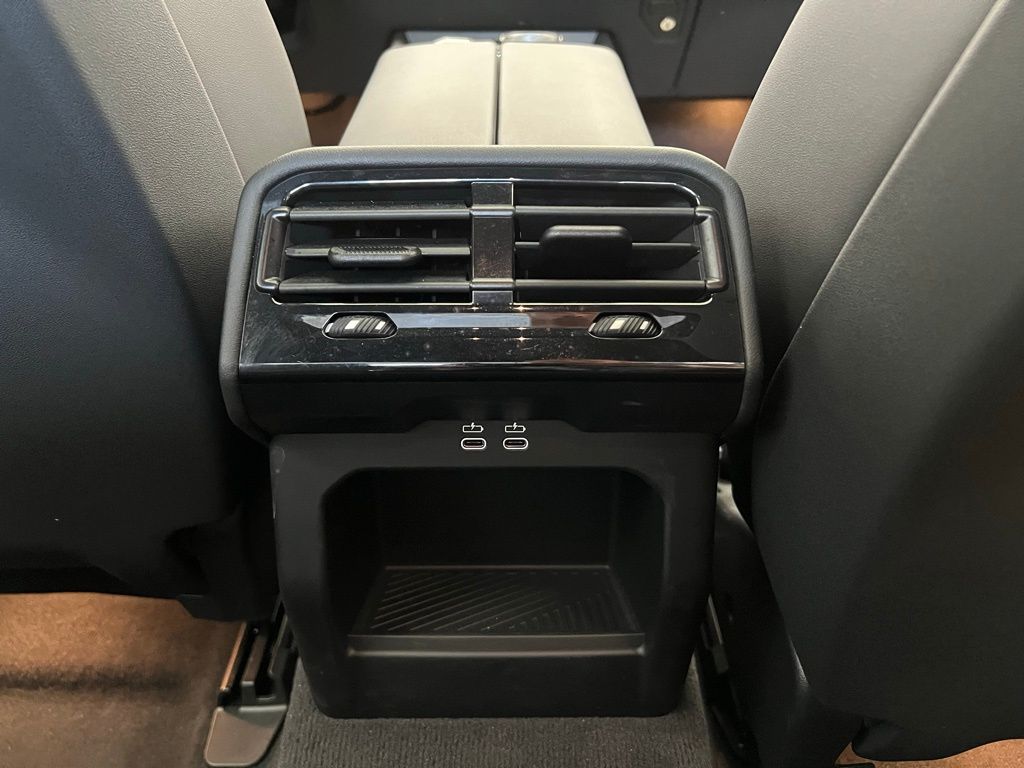 2024 BMW 5 Series 530i 10