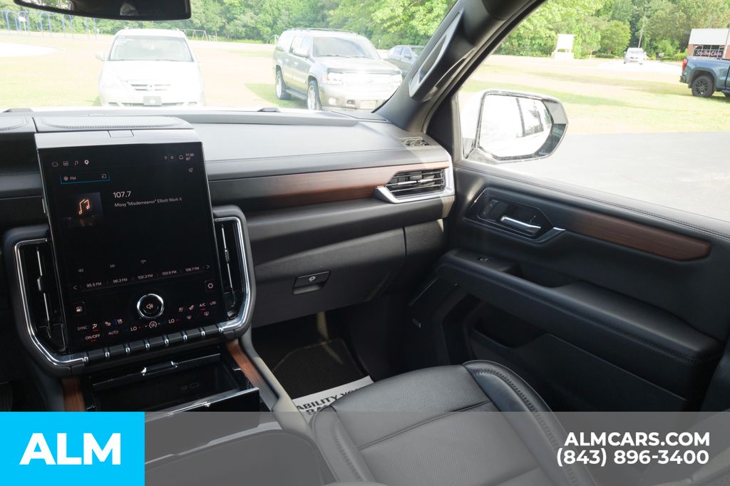 Used 2025 White GMC Denali image 21