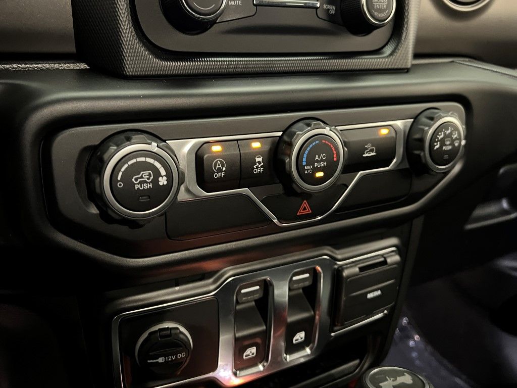 Thumbnail: 2021 Jeep Wrangler - 16