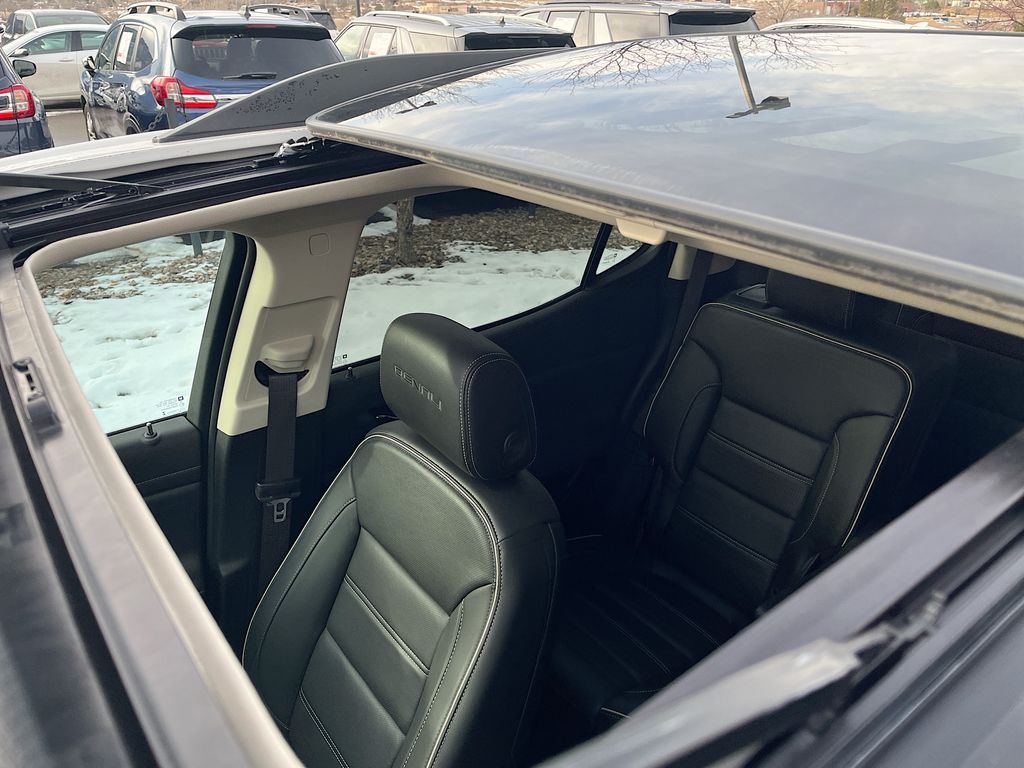 2023 GMC Acadia Denali - Photo 23