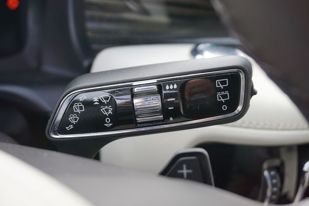 Thumbnail: 2021 Lincoln Aviator - 31