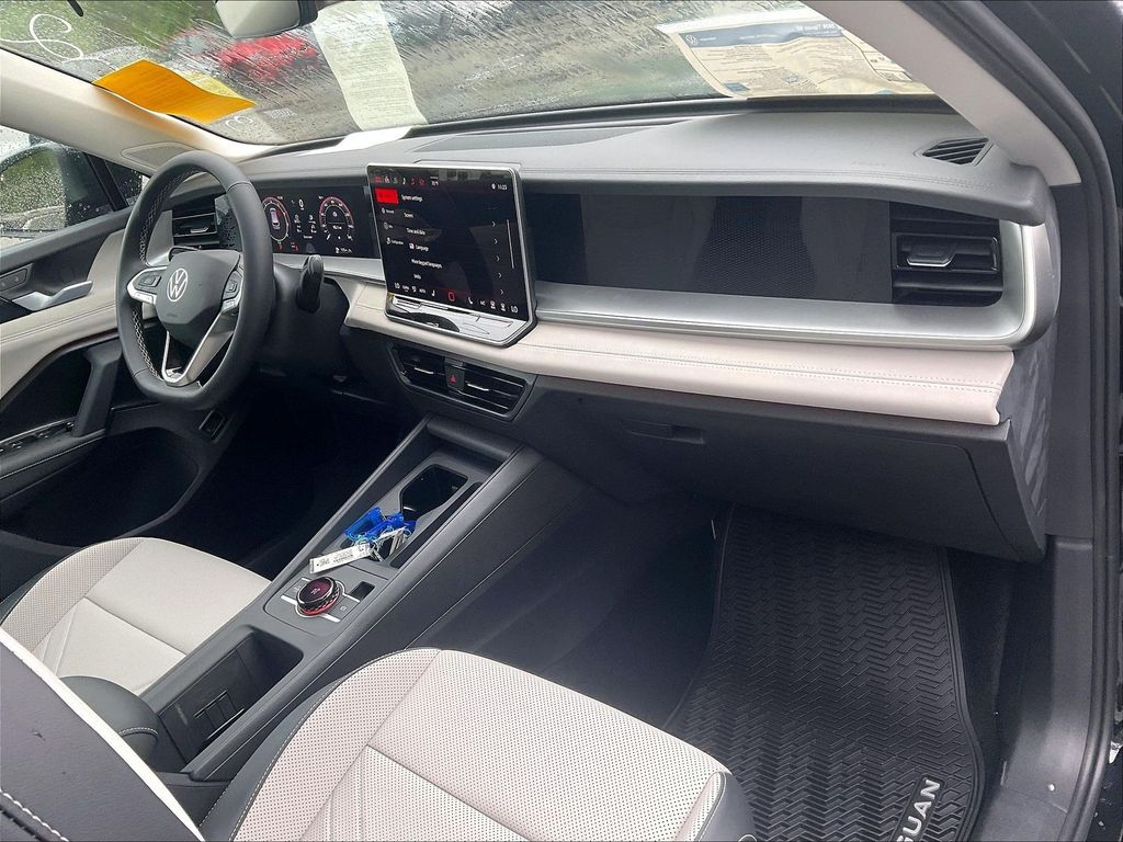 2026 Volkswagen Tiguan — photo 10
