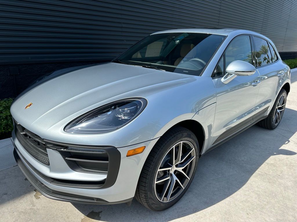 Thumbnail: 2025 Porsche Macan - 6
