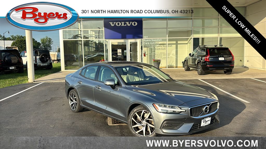 2019 Volvo S60 T6 Momentum AWD   