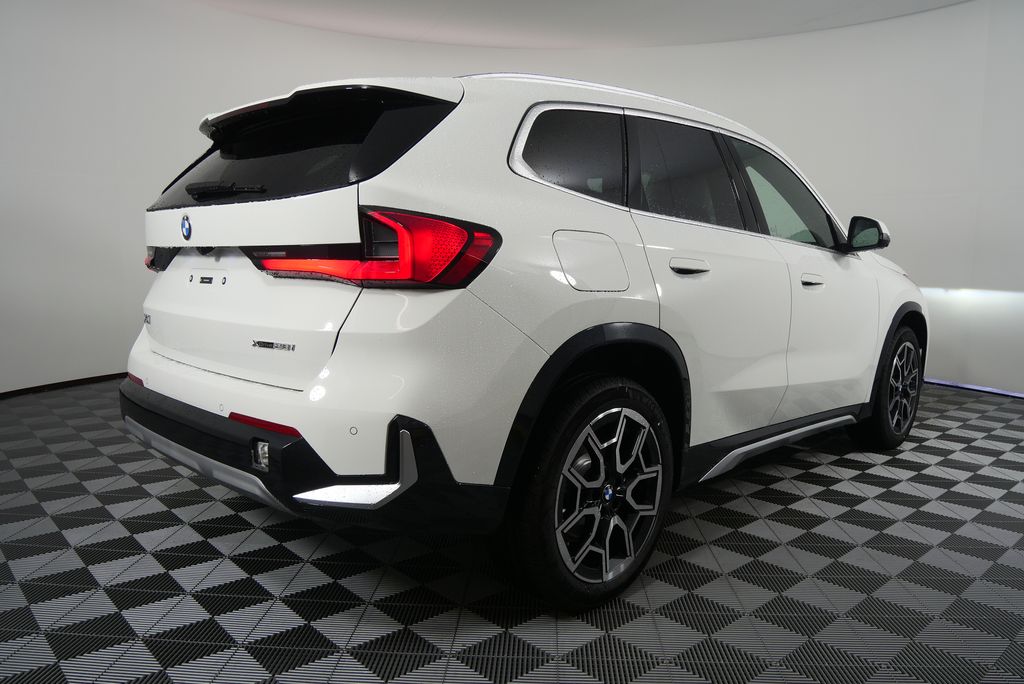 2025 BMW X1 xDrive28i 3