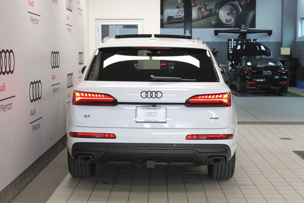 Thumbnail: 2026 Audi Q7 - 5