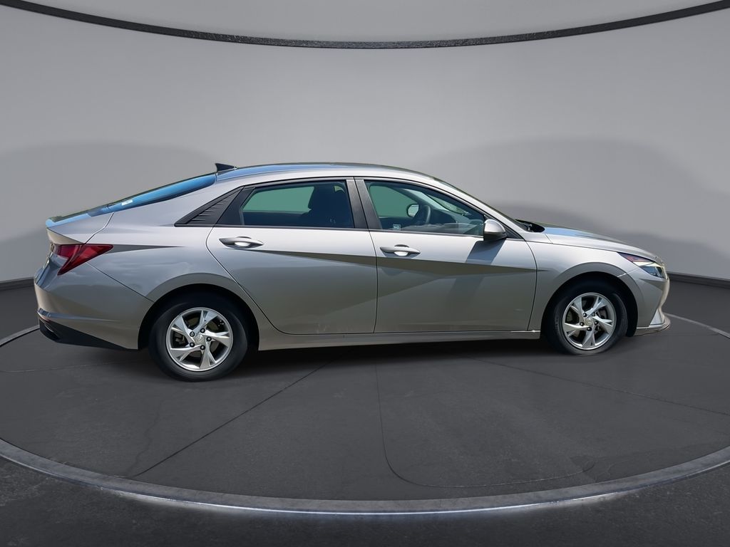 Thumbnail: 2021 Hyundai Elantra - 9
