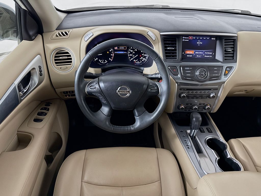 Thumbnail: 2017 Nissan Pathfinder - 21