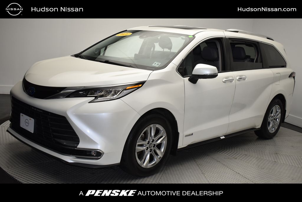 Thumbnail: 2021 Toyota Sienna - 1