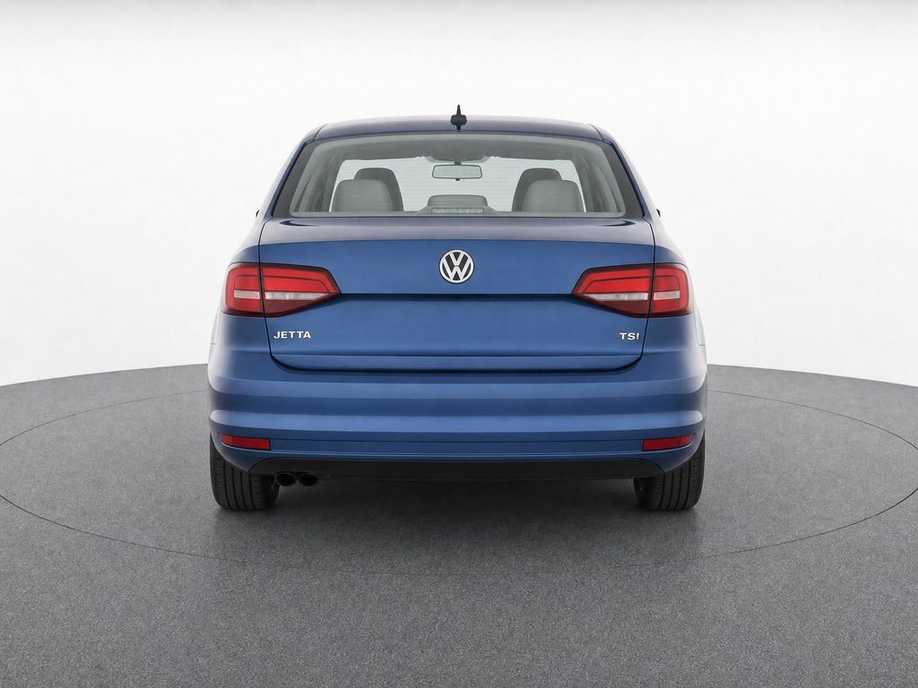 Thumbnail: 2017 Volkswagen Jetta - 4