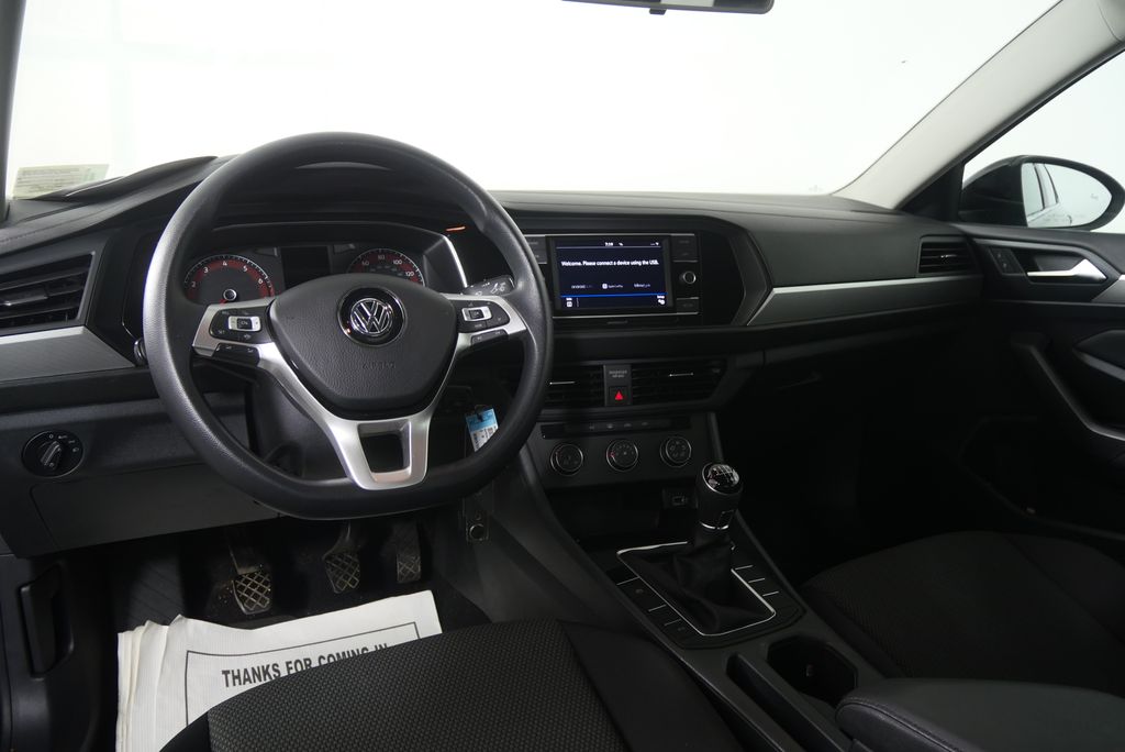 Thumbnail: 2019 Volkswagen Jetta - 16