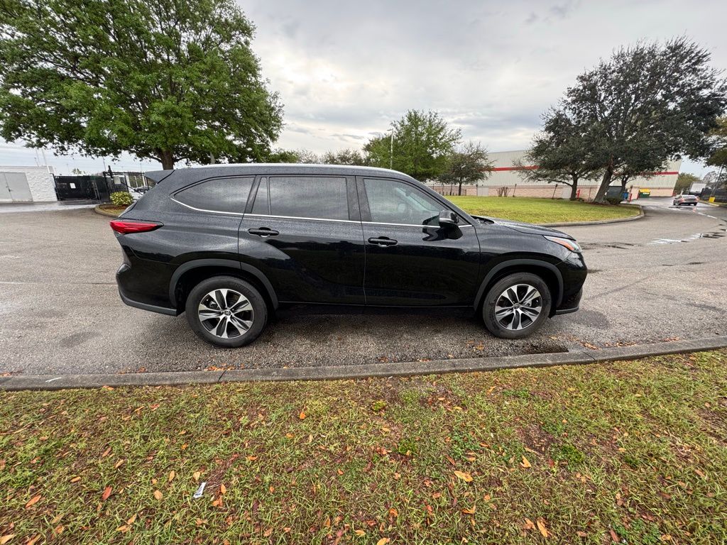 2022 Toyota Highlander XLE 6