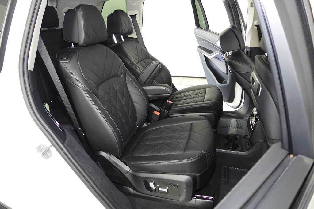 Thumbnail: 2024 BMW X7 - 20