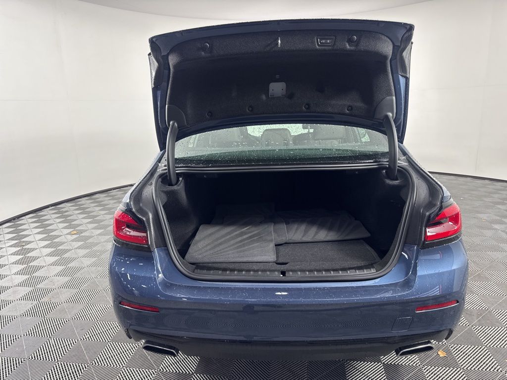 Thumbnail: 2023 BMW 5 Series - 9