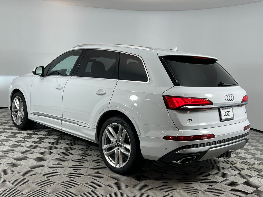Thumbnail: 2025 Audi Q7 - 3