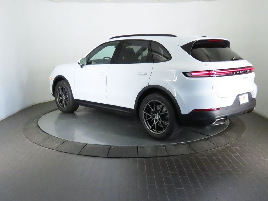Thumbnail: 2026 Porsche Cayenne - 3