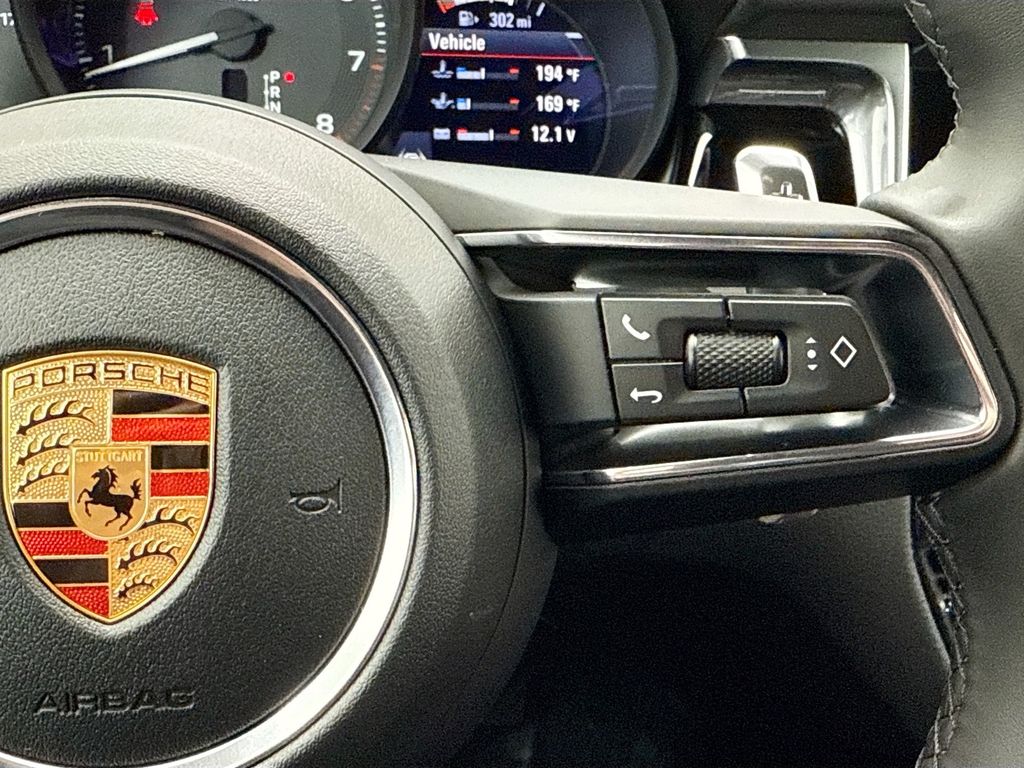 Thumbnail: 2026 Porsche Macan - 22