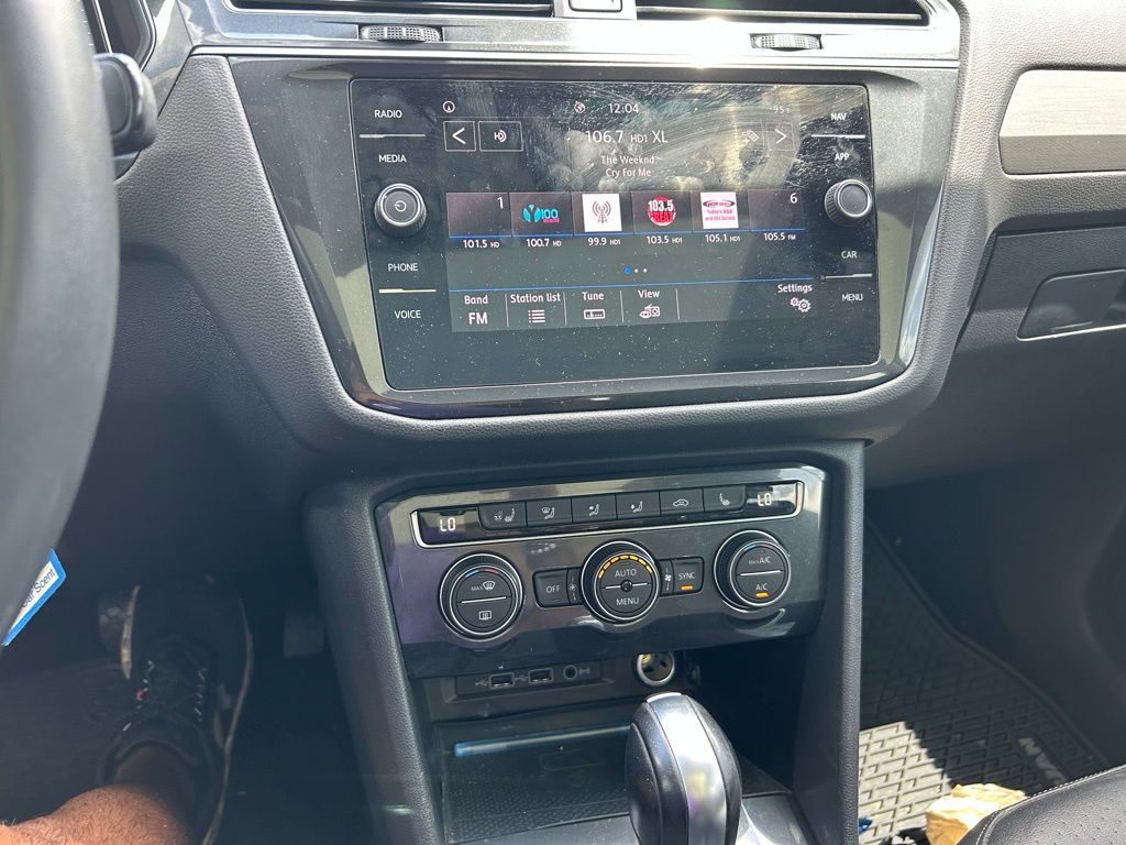 Thumbnail: 2020 Volkswagen Tiguan - 20