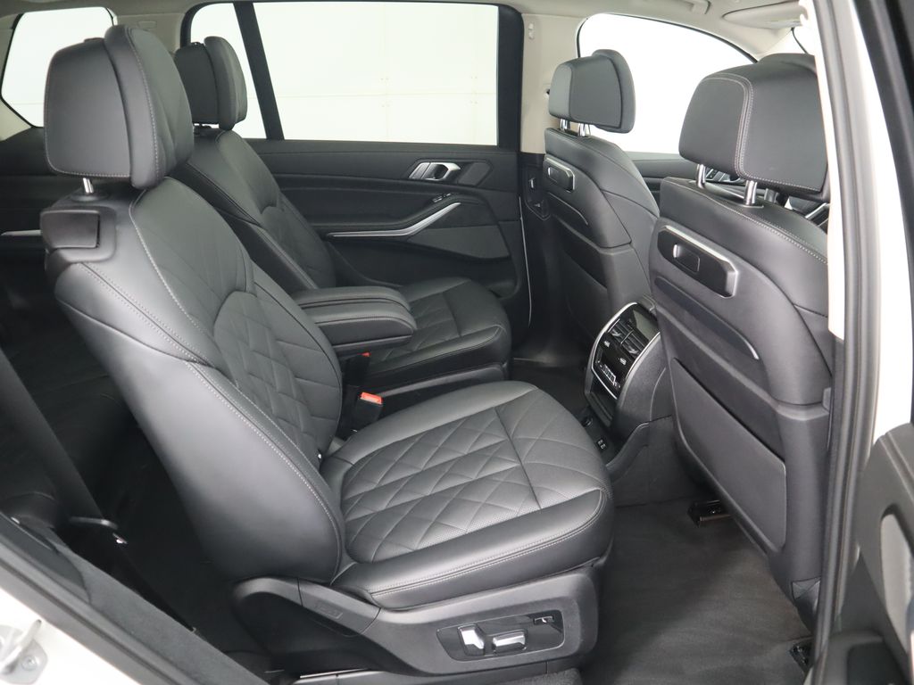 Thumbnail: 2023 BMW X7 - 23