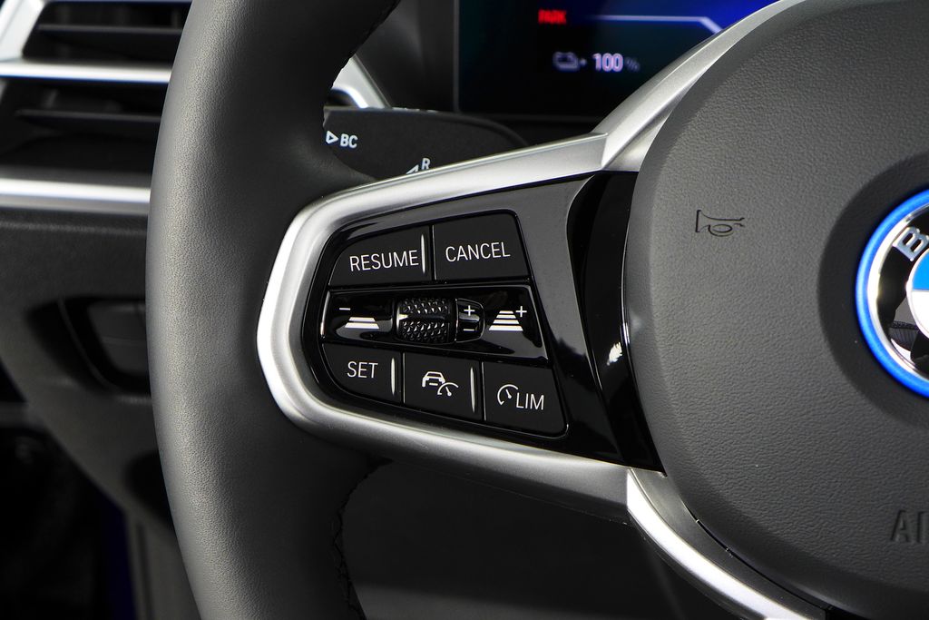 Thumbnail: 2025 BMW i4 - 30