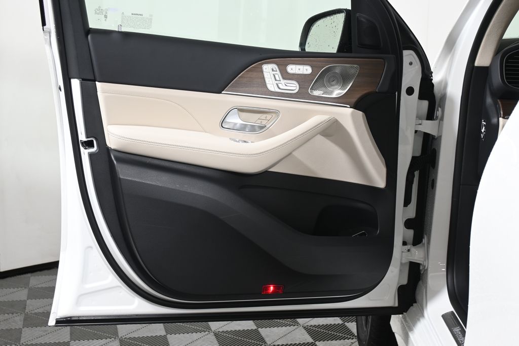 Thumbnail: 2026 Mercedes-Benz GLE - 24