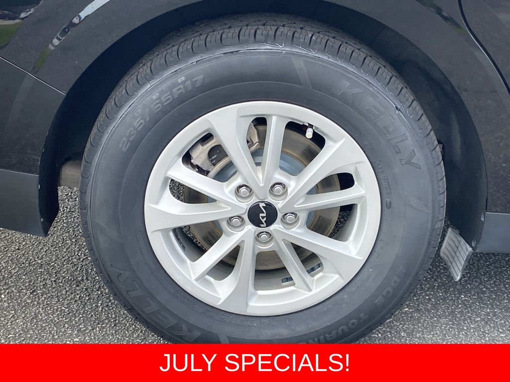 Used 2023 Kia Carnival Van
