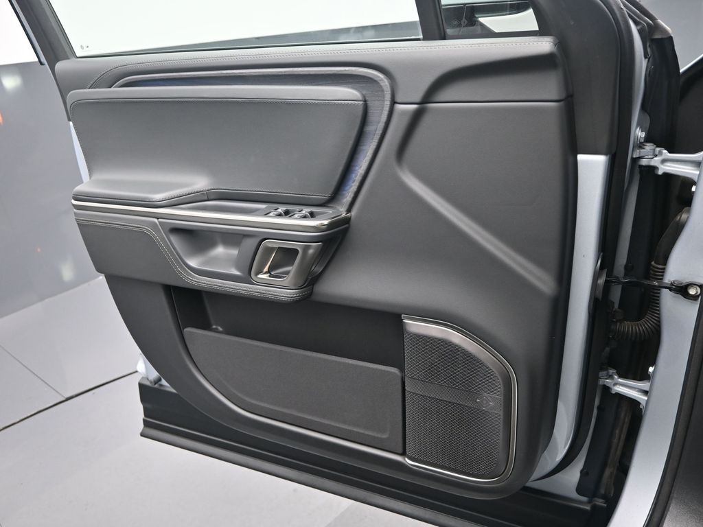 2023 Rivian R1S Adventure