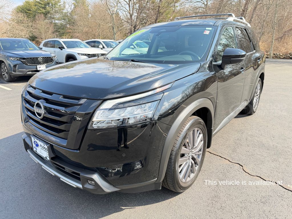 2023 Nissan Pathfinder SL 4WD