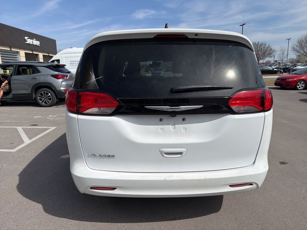 2023 Chrysler Voyager