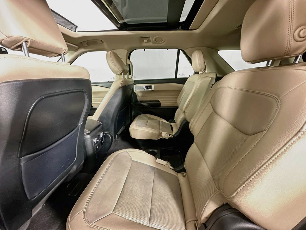 Thumbnail: 2020 Ford Explorer - 26