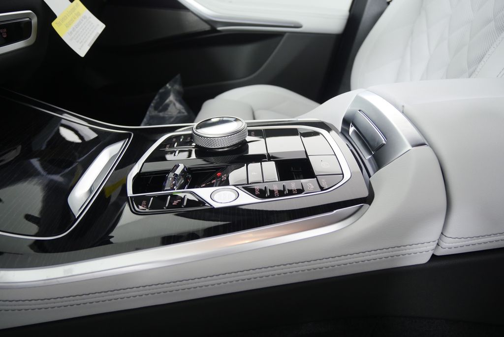 Thumbnail: 2026 BMW X5 - 22
