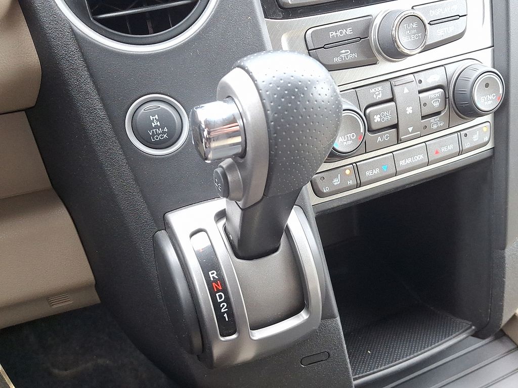 Thumbnail: 2013 Honda Pilot - 16