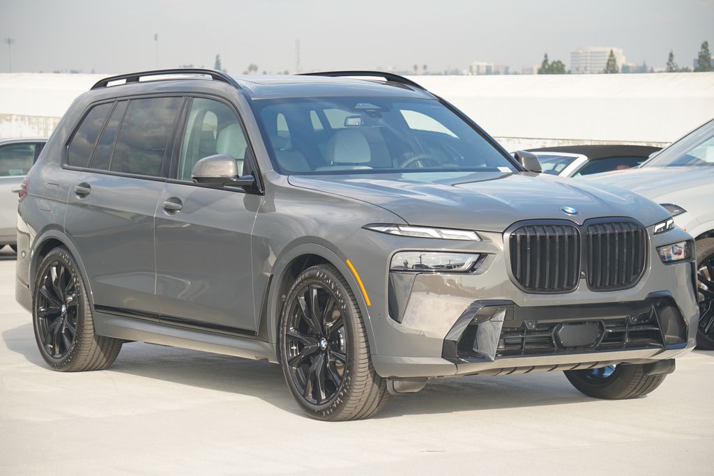 Thumbnail: 2026 BMW X7 - 3