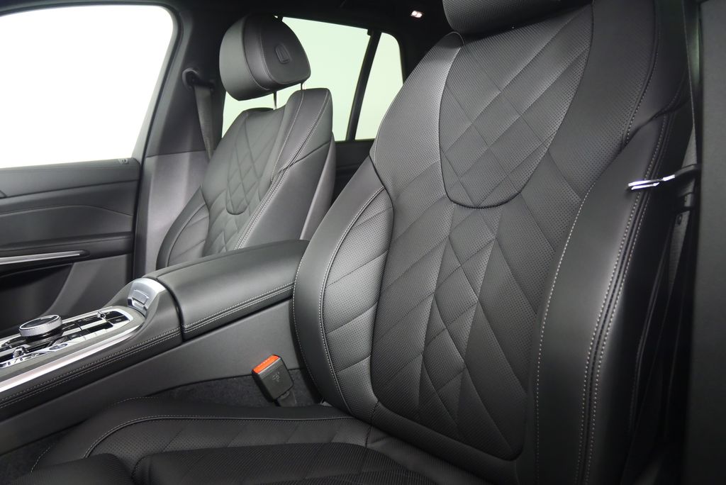 2026 BMW X5 xDrive50e 10