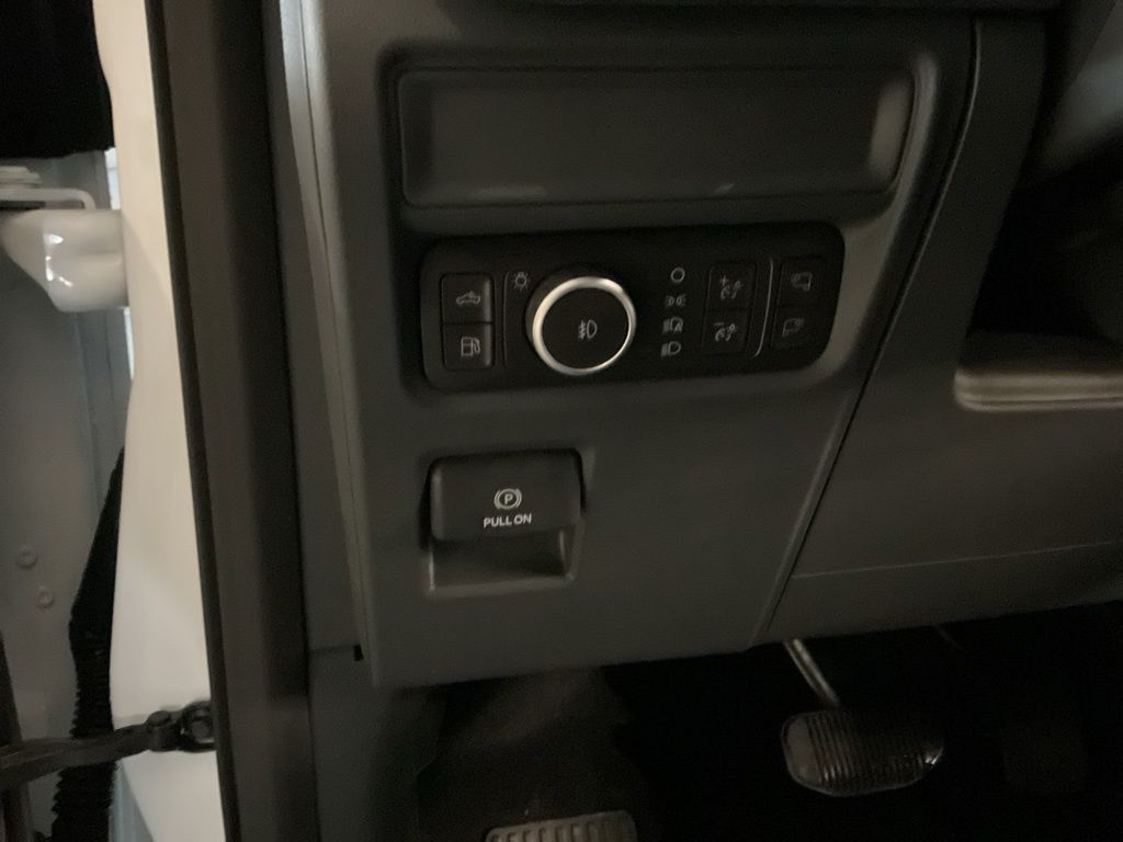 New 2025 White Ford XLT image 9