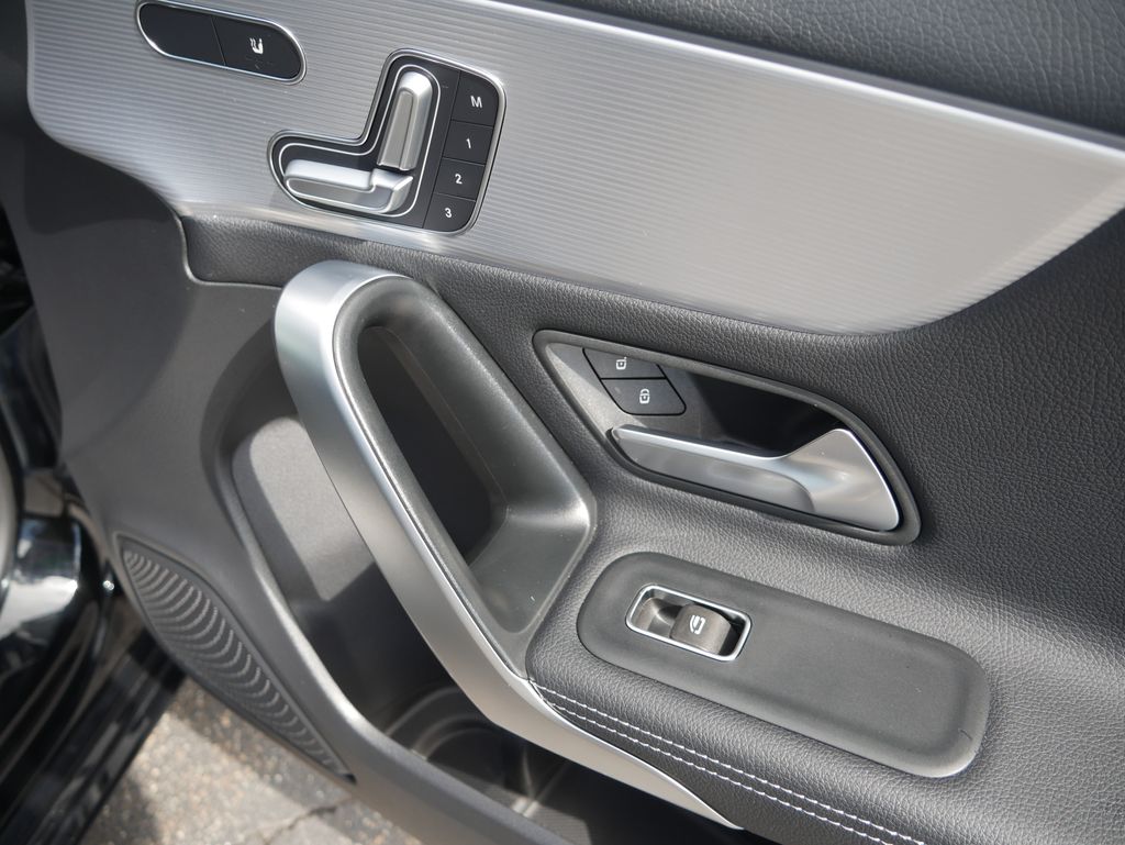 Thumbnail: 2022 Mercedes-Benz A-Class - 22