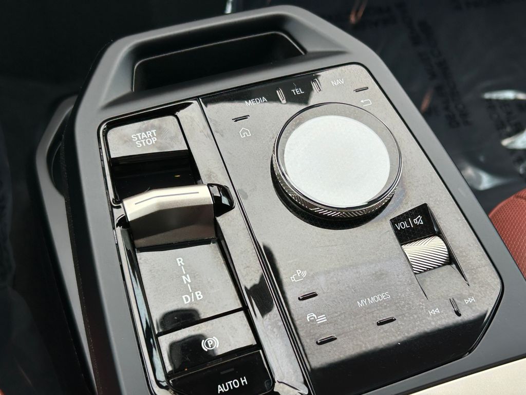 Thumbnail: 2023 BMW iX - 28
