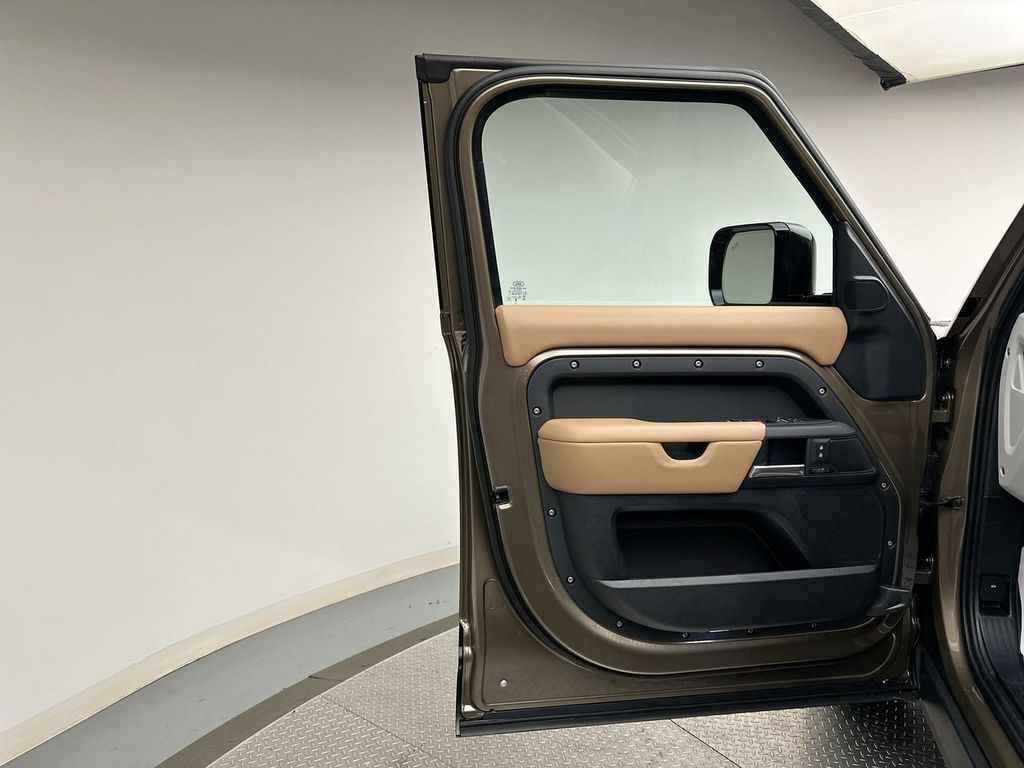 Thumbnail: 2025 Land Rover Defender - 6