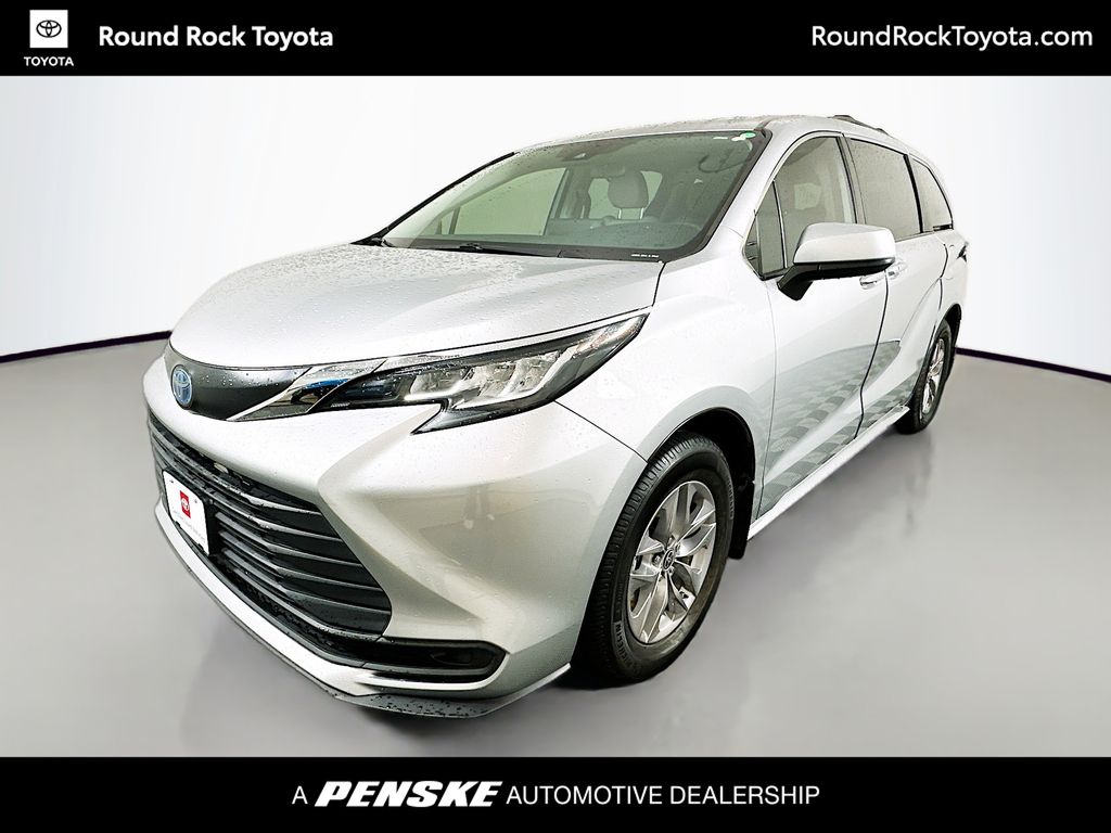 Thumbnail: 2022 Toyota Sienna - 1