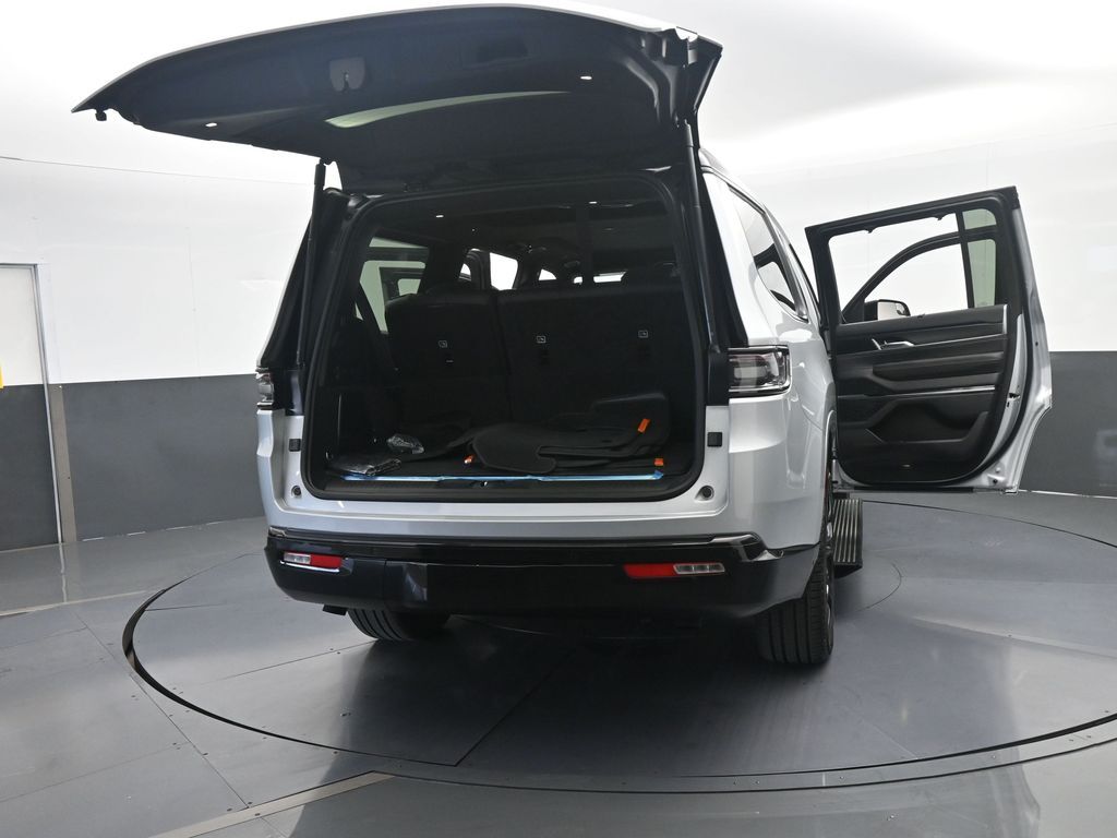 Used 2024 Silver Zynith Jeep Series II image 38