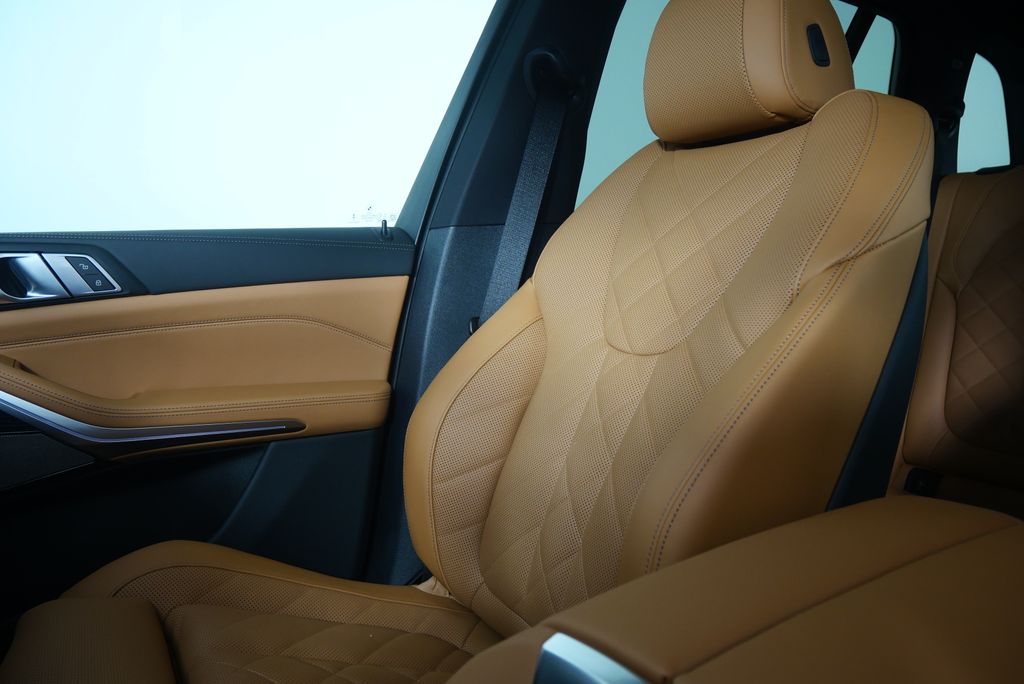 Thumbnail: 2026 BMW X5 - 21