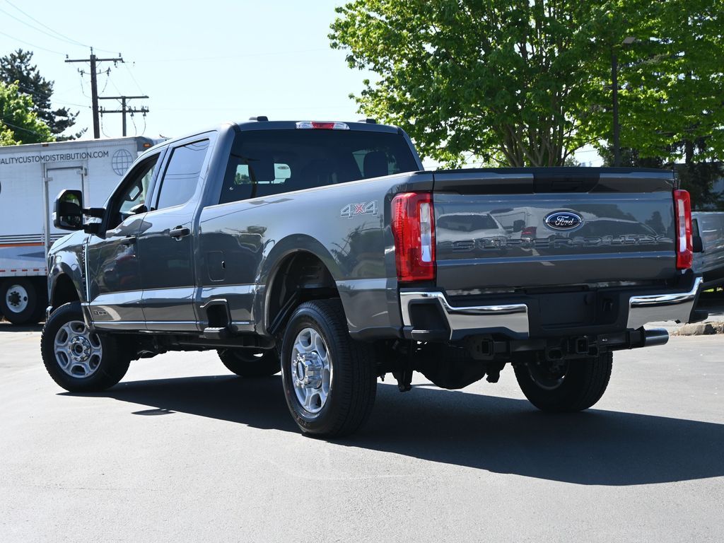 2025 Ford F-350 Super Duty XLT