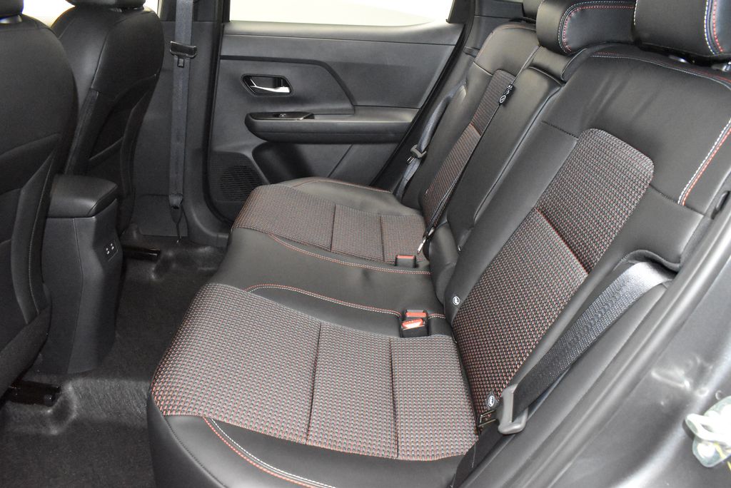 Thumbnail: 2026 Nissan Kicks - 32